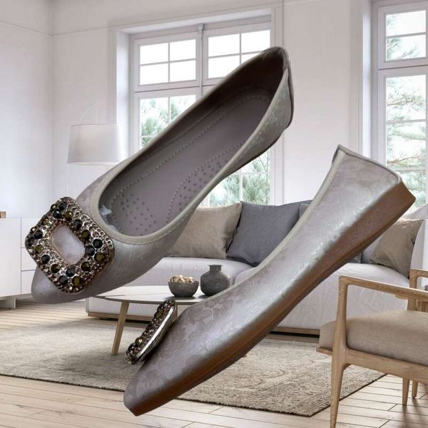 Diamante de água Single For Women 2024 Novo estilo Brisa de noite suave Bottom macia Boca rasa rasa Versátil Button Shoes Bean Shoes