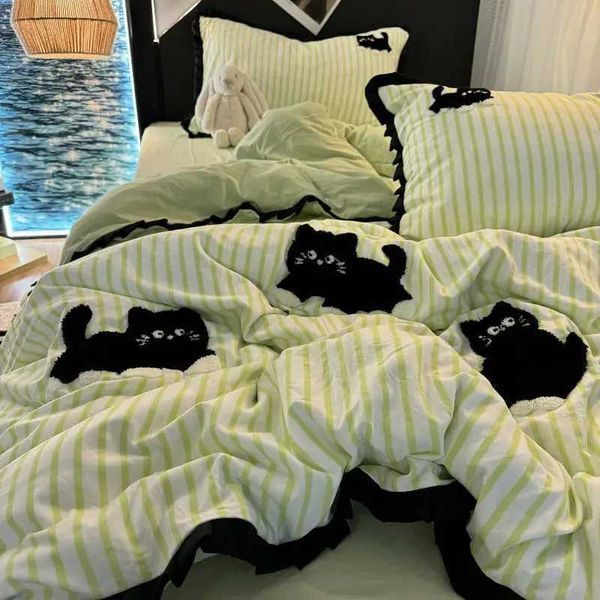 Bedding sets Korean Style Bedding Set Green Strip Black Cat Embroidery Washed Cotton Duvet Cover Cute Cardboard Bed linen Comforter Sets H25