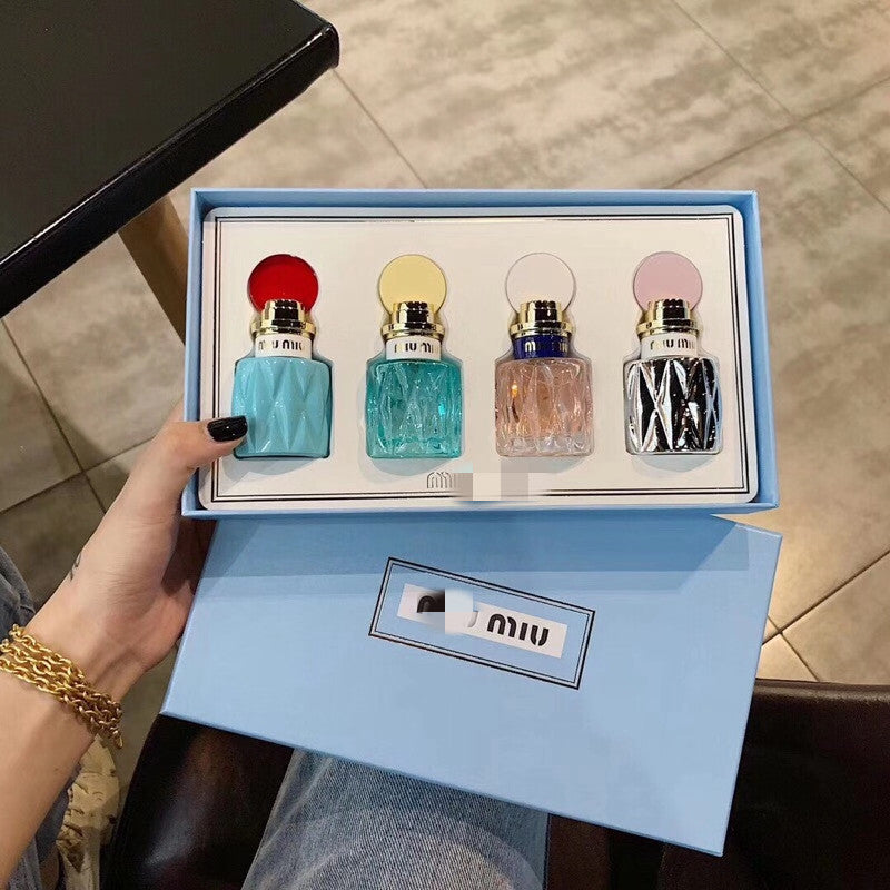 High quality brand women&#039;s eau de toilette 30ml-4 antiperspirant perfume spray deodorant four sets of gift boxes for fast logistics