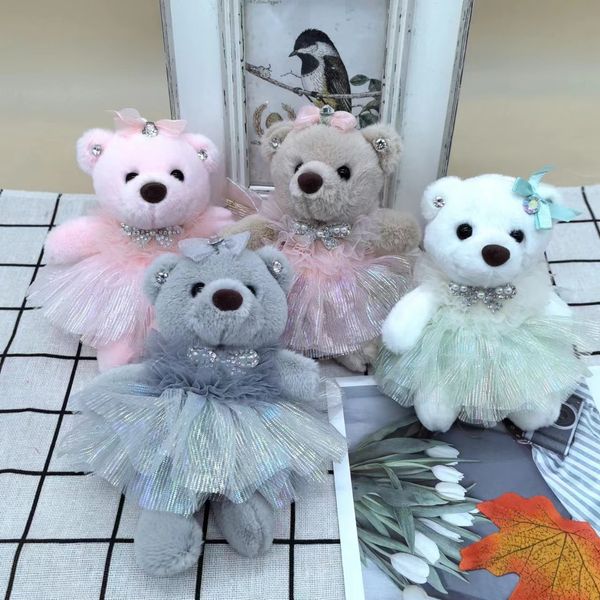 Online celebrity wedding dress, teddy bear plush doll, backpack, keychain, pendant, clothing accessories, doll machines, wedding gifts whole