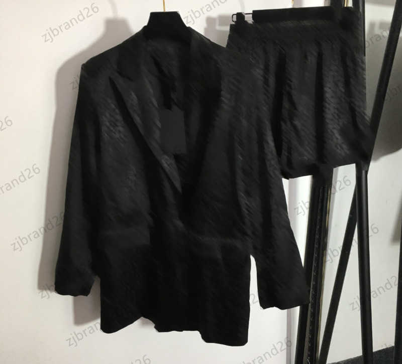 Womens Two Piece Pants Covered In Jacquard Slim Lapel Suit Jacket Elastic High Waisted Shorts Designer Commute 2 Pieces Sets Women Clothing 1970