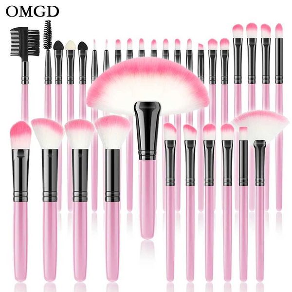 Pincéis de maquiagem rosa Conjunto de corretivo macio fofo para a fundação Cosmetics Blush Powder Shushadow Kabuki Blending Makeup Beauty To