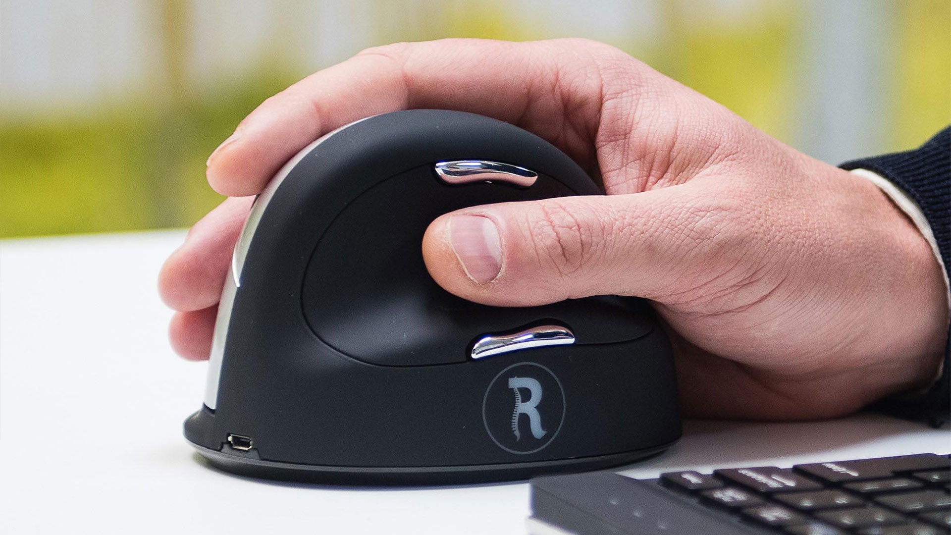 R-Go-Tools Wireless Vertical Ergonomic Mouse: Ergonomic Right - Large