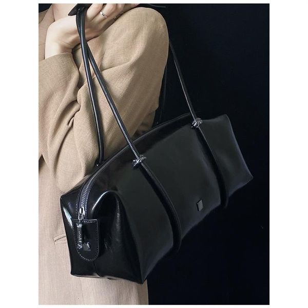 Tote de bolsa para mulheres, capacidade 2025 Novo modelo, textura de ponta e nicho, bolsa grande de ombro único, bolsa de fitness nas axilas