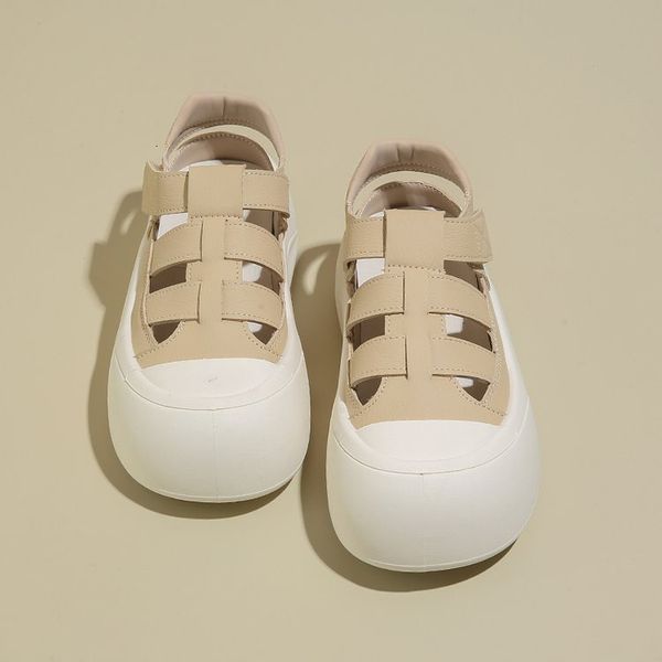 Super fire beautiful platform sandals female summer wear fashion with skirt 2024 new French flat sandals out