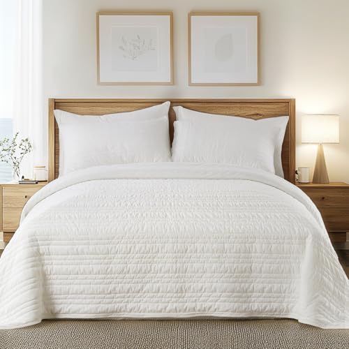 KASENTEX Luxury Velvet Quilt Set, Oversize Queen Quilt 102"x106", Ultra-Soft Bedspread Coverlet with 2 Pillow Shams, Lightweight Comforter, Line Stitc