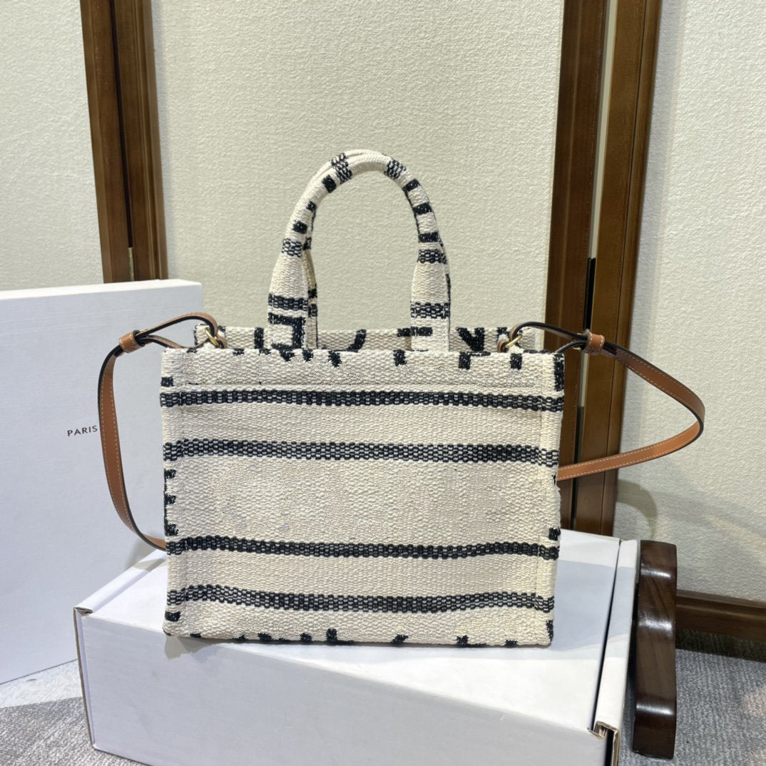 7A Original List Super Luxury The New Cabas Thais for Fall Canvas Shoulder Bag Tote Stylish Feminine Luxury Soft Powerful Space Ces Lines Notebook