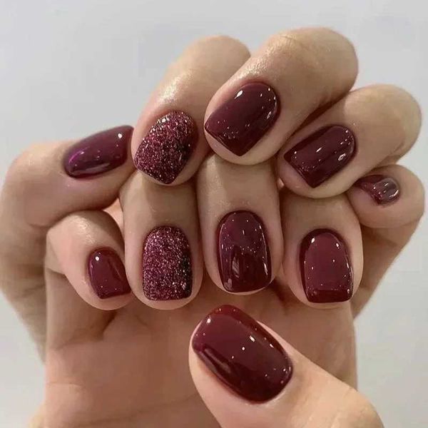 False Nails 24Pcs Short Solid Color Wine Red Fake Nail Tips with Glue Glitter Square-round Head False Nails Wearable Ballet Press on Nails z