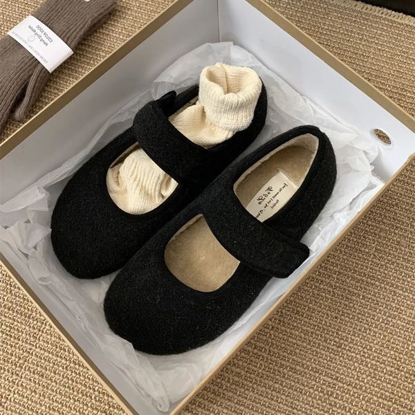 Sapatos de algodão de feijão peludo vintage Mulheres usam 2024 inverno e lã Flat fofo Mary Jane Fashion Shoes241226