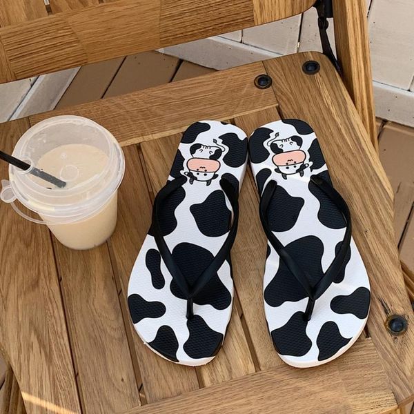 Cute cartoon cow girl flip-flops for women summer wear 2024 new non-slip soft-soled sandals