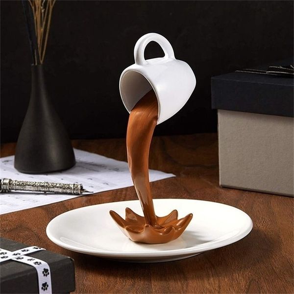 Floating Spiral Coffee Cup Sculpture Kitchen Decoration Spiral Magic Casting Splash Creative Desktop Decoration 240828 ww