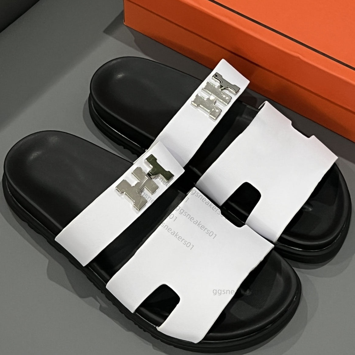 European station summer wear men&#039;s open-toe flip-flops thick soled beach sandals couple style casual slippers