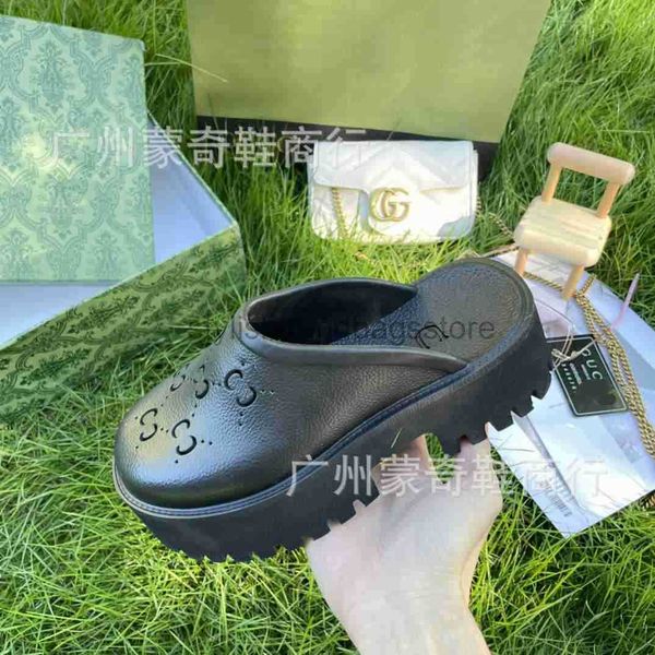 Slippers 2025 Womens Summer Outerwear Soft soled Baotou Dragging Couple Thick Fashion Beach Shoes Lazy Step on Hole H241219 PSQ7