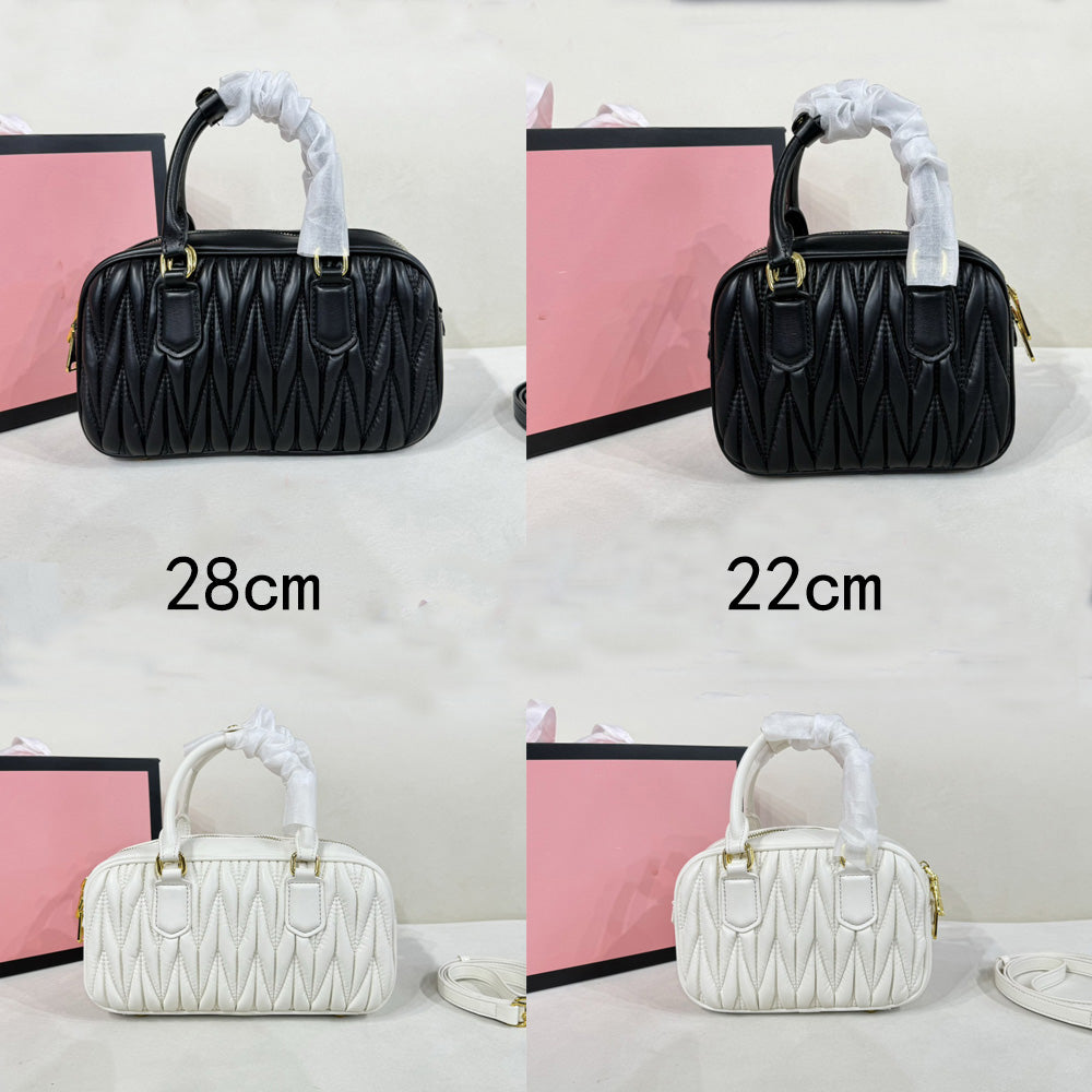 Designer Shoulder Bags Hobo folded underarm bowling bag Wander Shoulder Matelasse Tote bag Leather Top Handle Mini Cross Body Clutch Handbag Half Mo