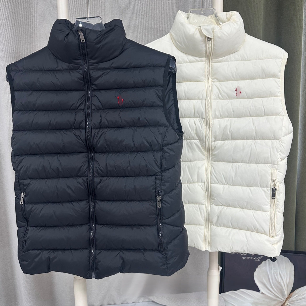 Womens Down Vests Designer Waistcoat Outerwear Coats Winter Vests Embroidery Warm Stand-up Collar Casual Vest Sleeveless