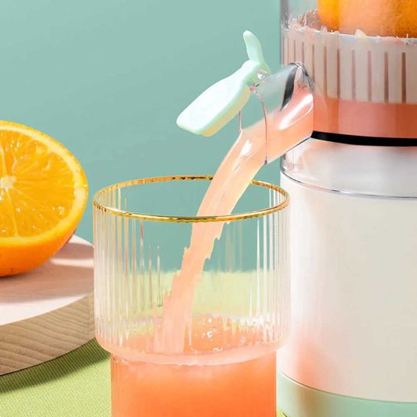 Juicers Portable USB Mini Electric Juice Mixer Extractor Charging Mixer Fresh Lemon Juice Making Cup Household MachineL240401