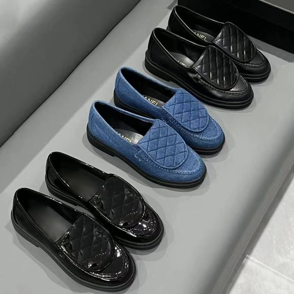 Designer Sapatos femininos metal fuckle pequenos sapatos de couro salto chato sapatos fit slim shoes pretos sapatos