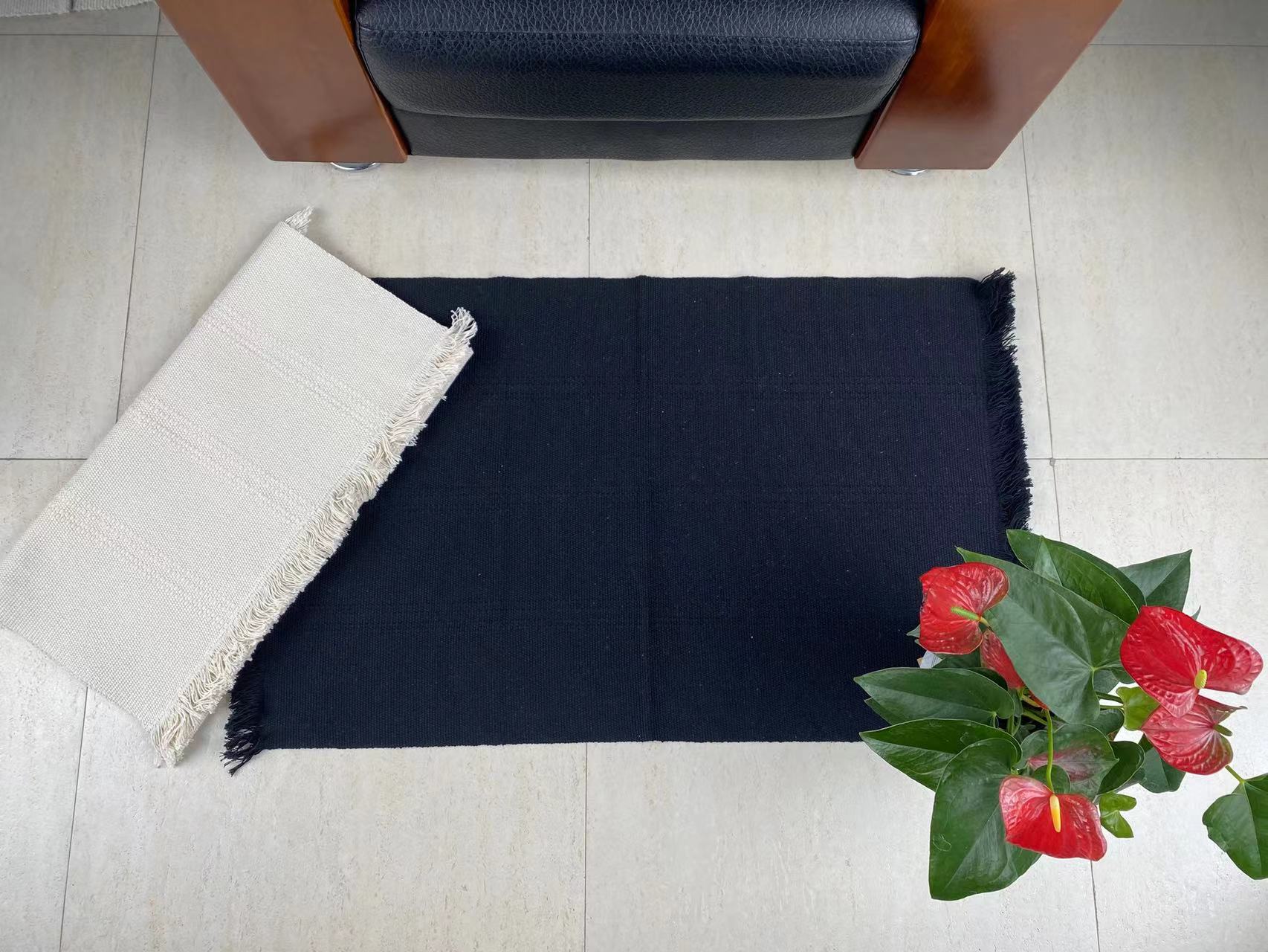 Solid Craftsmanship Cotton Floor Mat Bold Colors & Resilient Fabric