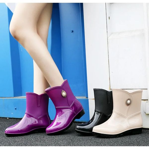 Womens rain boots fashionable outdoor waterproof and anti slip kitchen work rubber shoes cotton warm rain boots winter 241126