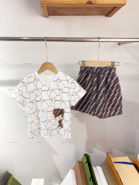 Top baby T-shirt set Summer boys tshirt set kids designer clothes child tracksuits Doll bear head print Short sleeved and shorts