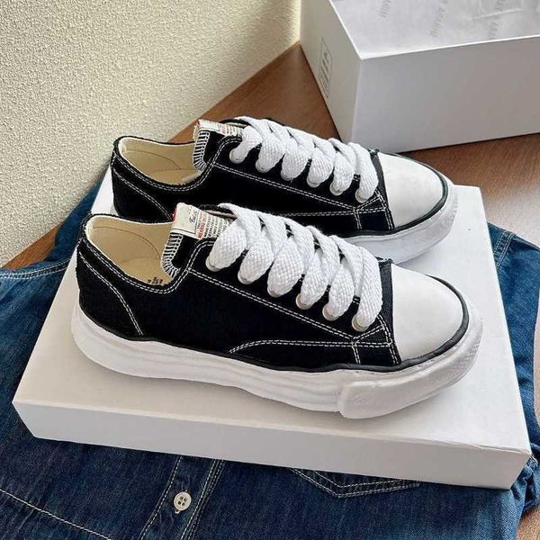 luxury canvas shoes designer lace up sneakers simple and fashionable sports mens womens Plate-forme trainers for versatile casual
