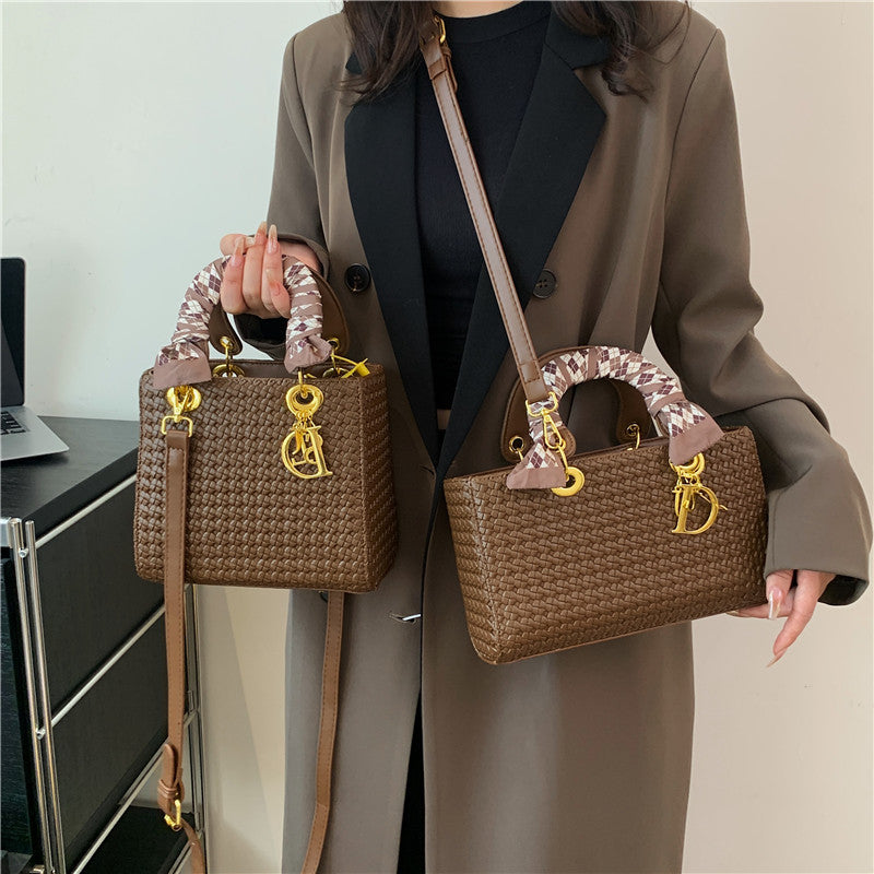 Free Shipping Free Shipping Designer Shoulder Bags 2025 Spring New Fashionable Knitting Crossbody Artwork For Woman Designer Bag Luxury Bag