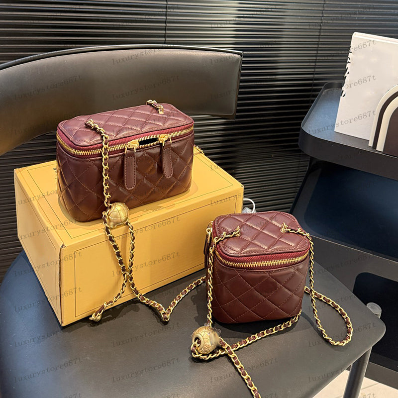 Womens Lambskin Luxury Vanity Makeup Box Bags With Mirror Crush Gold Ball Bead Metal Chain Crossbody Handbags Lipsctick Card Holder Cosmetic Case 16