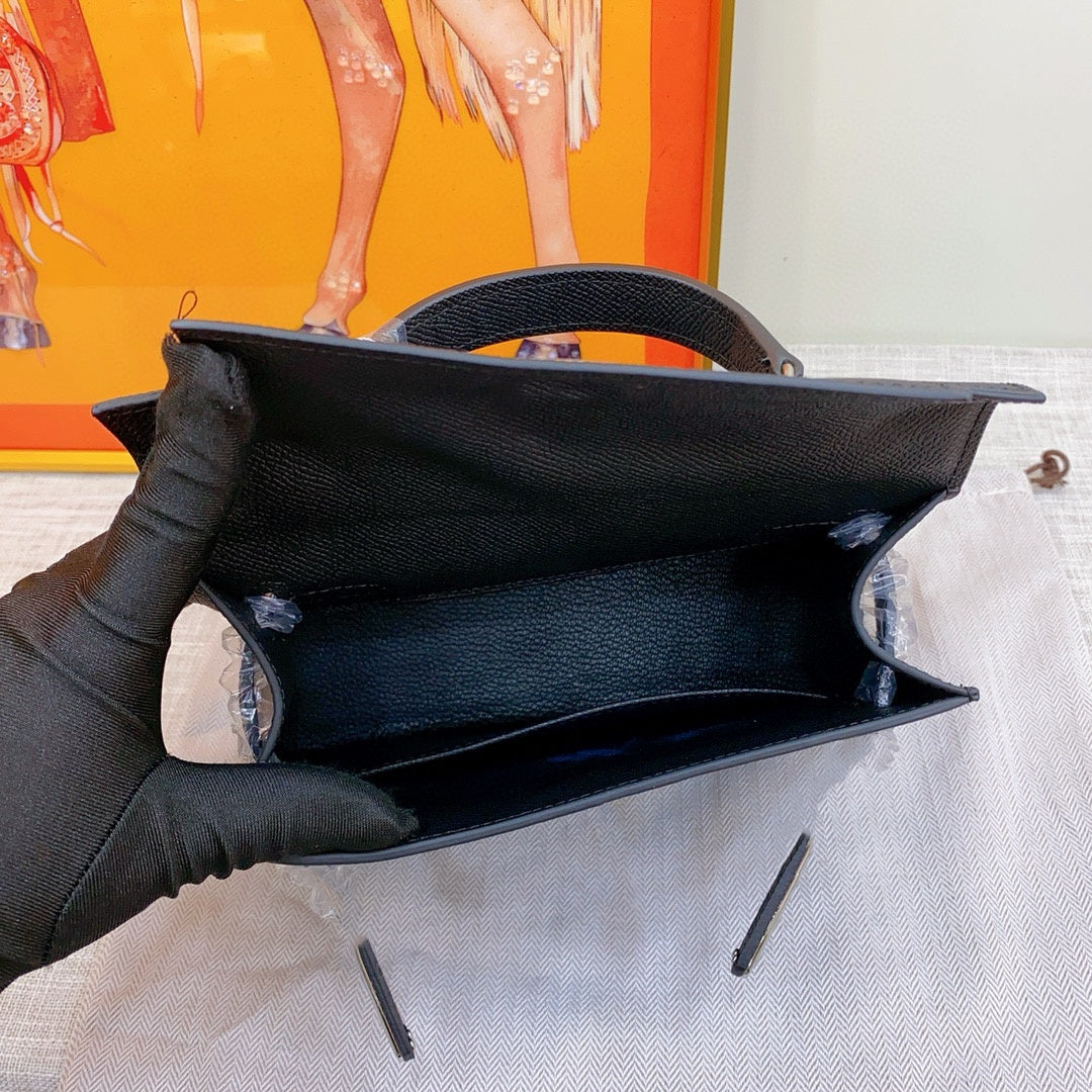 WCB101 Tailor-made Attire Combining Innovative Designs with Heritage Skills