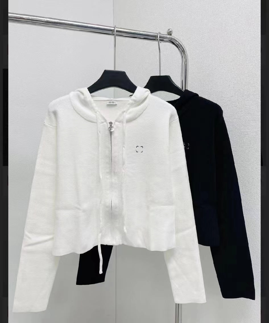 Luxury Knitted Outerwear: Embrace Comfort with Embroidered Hoodies for a Touch of Quiet Elegance and Effortless Style in Every Season