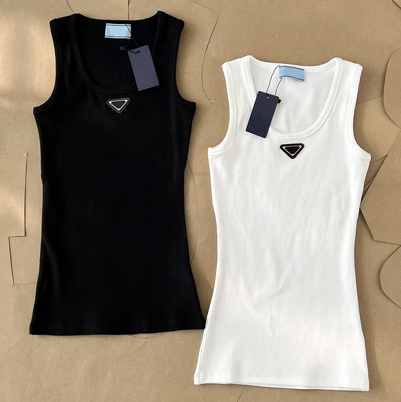 Hot summer sales Womens new Tank Designer Summer Top T-shirt Casual Sleeveless Vest Classic Style Available in A Variety of Colors blouses women bla