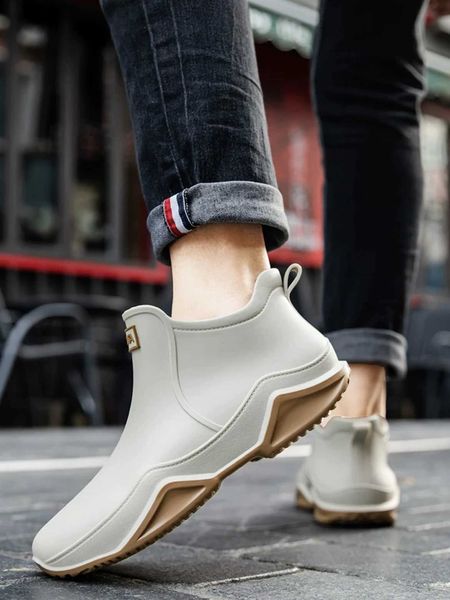 New Rain Shoes Tornozelo Mulheres Sapatos Impermeáveis Botas de Rain Homem Men Anti-deslizamento Plush Fashion Kitchen Winterc241029