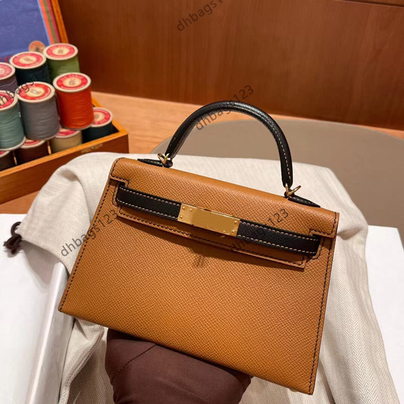 10a Crossbody Designer Bag red leather bag mini lady bag womens bag small bag mirror quality bag Plain black hasp 19cm women Purely handmade mini sh