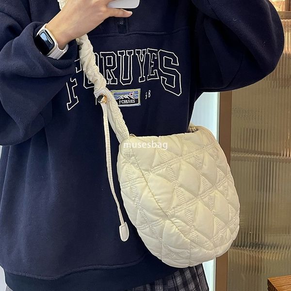 Dumpling dumplings autumn and winter niche versatile cloud bubble pleated bag women&#039;s large capacity lightweight down bag one shoulder
