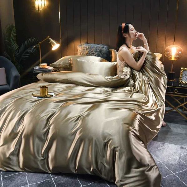 Luxury Blending Natural lberry Silk Bedding Set High End Satin Smooth Duvet Cover Set Double King Queen Size Bed Sheet SetC250111