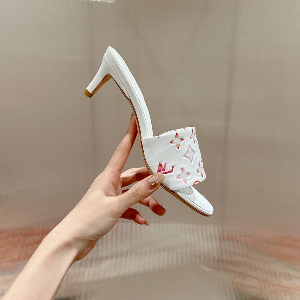 Sandálias mais recentes de alta qualidade Summer Women Shoes Designer Kitten Heel Real Lexury Luxury Toe Slippers Sexy Thin High Slides Slid