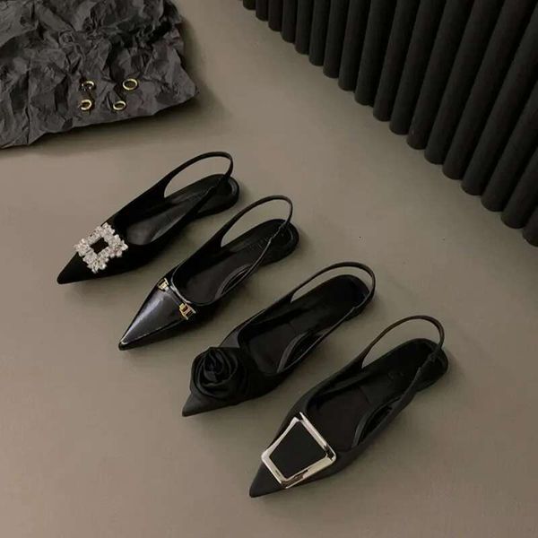 Summer Designer Style Women Shoes Fashion Rhie Slip on Flats Heels Ladies Pointed Toe Elegant Sgback Sandals