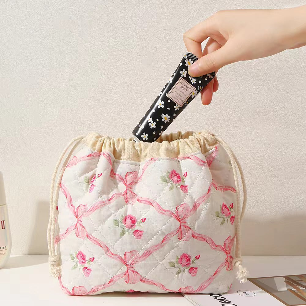 AP31-AAAA Small Fresh Lily Flower Cosmetic Bag - Portable Travel Skin Care Storage