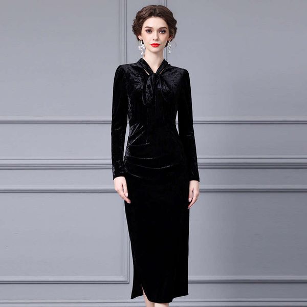 Black Noble Lady Velvet Front Rear with Collar and Lace to Show Off Body Hip Hugging Skirt Long Dress Autumn Waist Bifurcated Pregnant Women