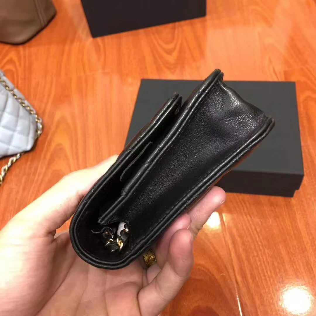 Sheepskin Chain Flap Bag 19 CM Mirrored Surface Embellished with Diamond Lattice Design