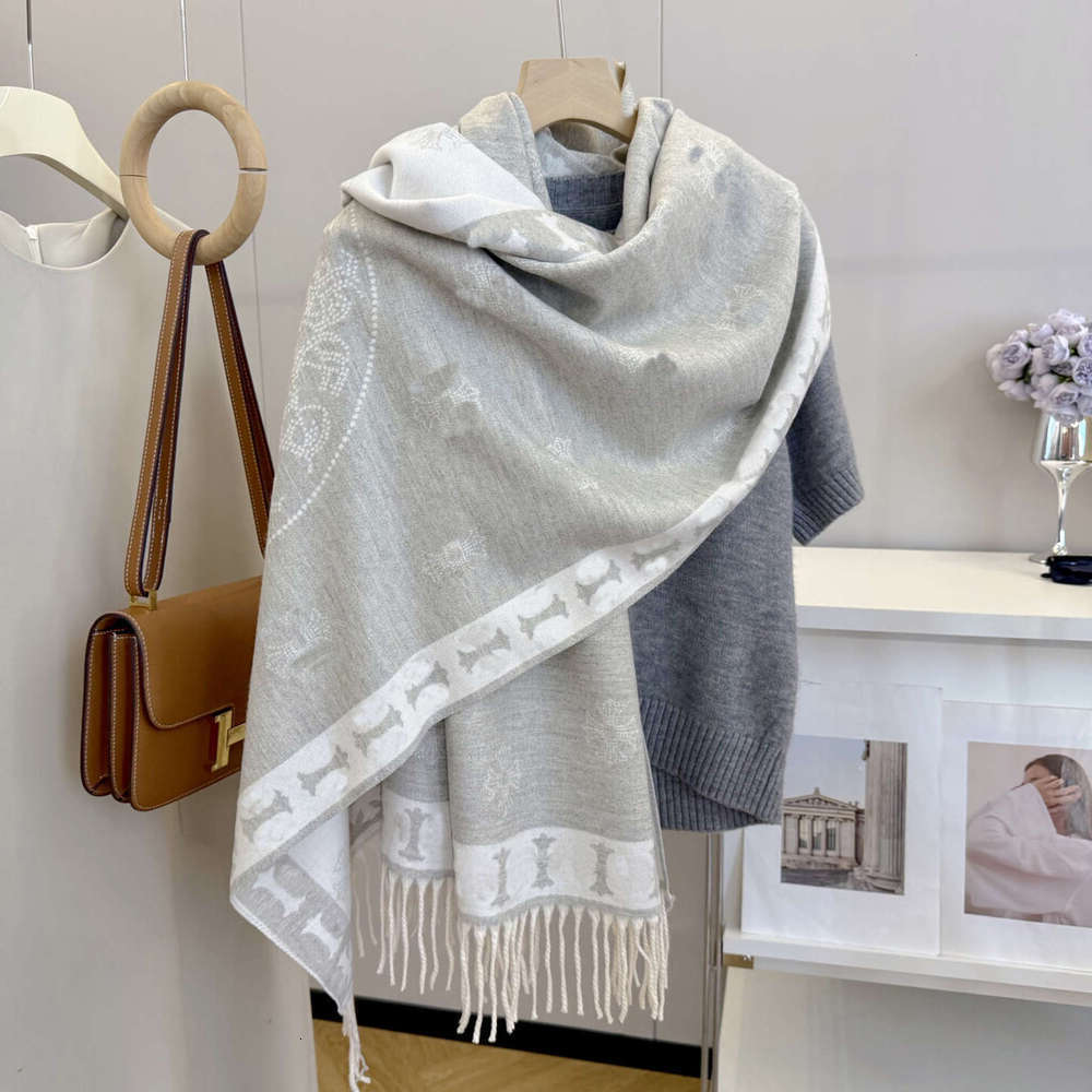 Luxury Women Square Silk Scarf with Gift Packed Wool Large S hawl Satin Printed Headscarf Neck Hair Wraps Designer Foulard size 45cm*180cm