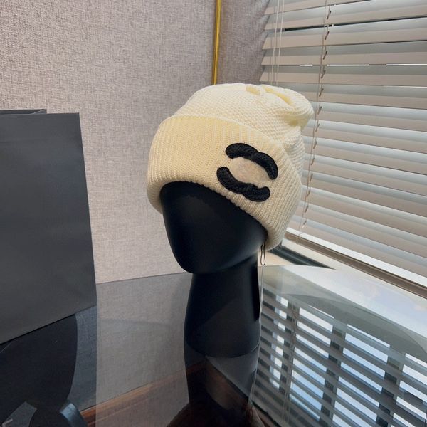 Designer Men&#039;s And Women&#039;s Bean Hat Autumn Winter Warm Small Perfume Style New Fashion Classic Sports Outdoor Lovers Leisure