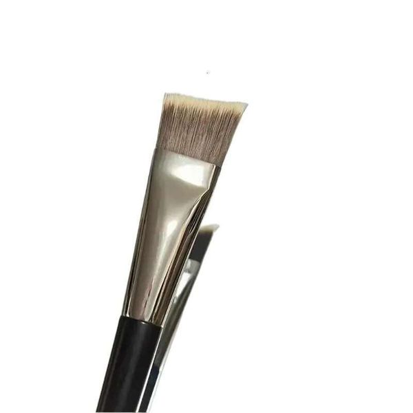 *Blade Foundation Seamless Do Not Eat Powder Bevel Flat Head Makeup Brush Tool