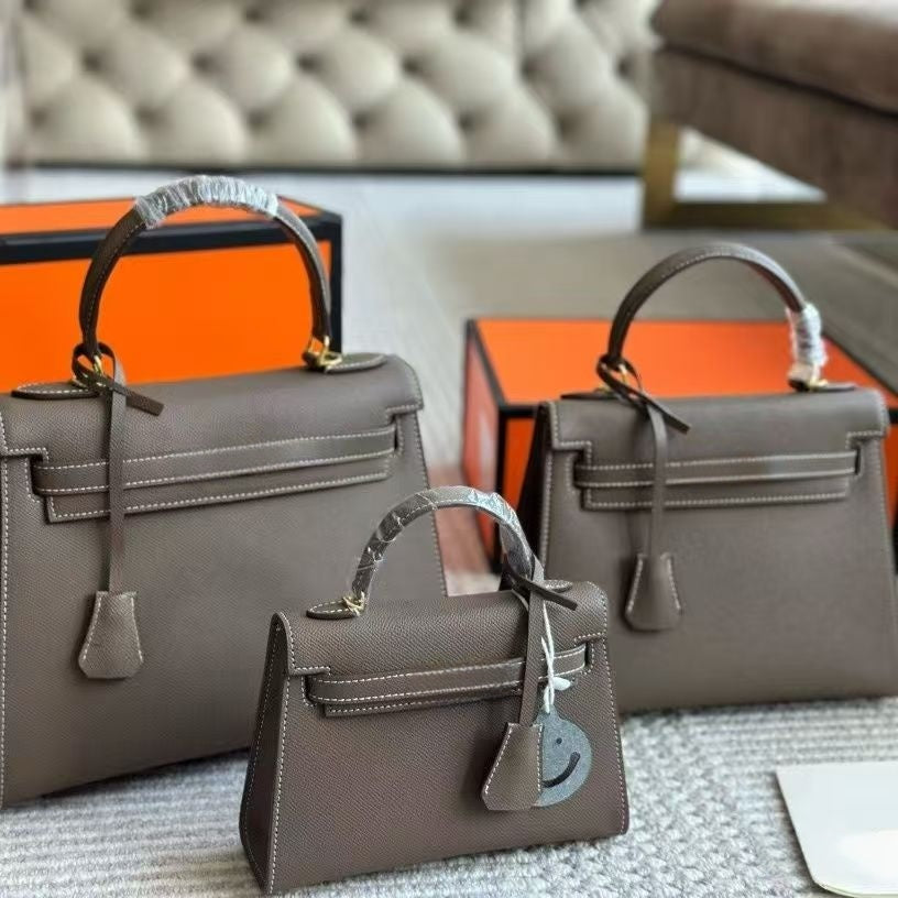 tote bag designer Luxury Bag This fashion Women&#039;s shoulder bag and crossbody bag are made of high quality cowhide and are suitable for daily we