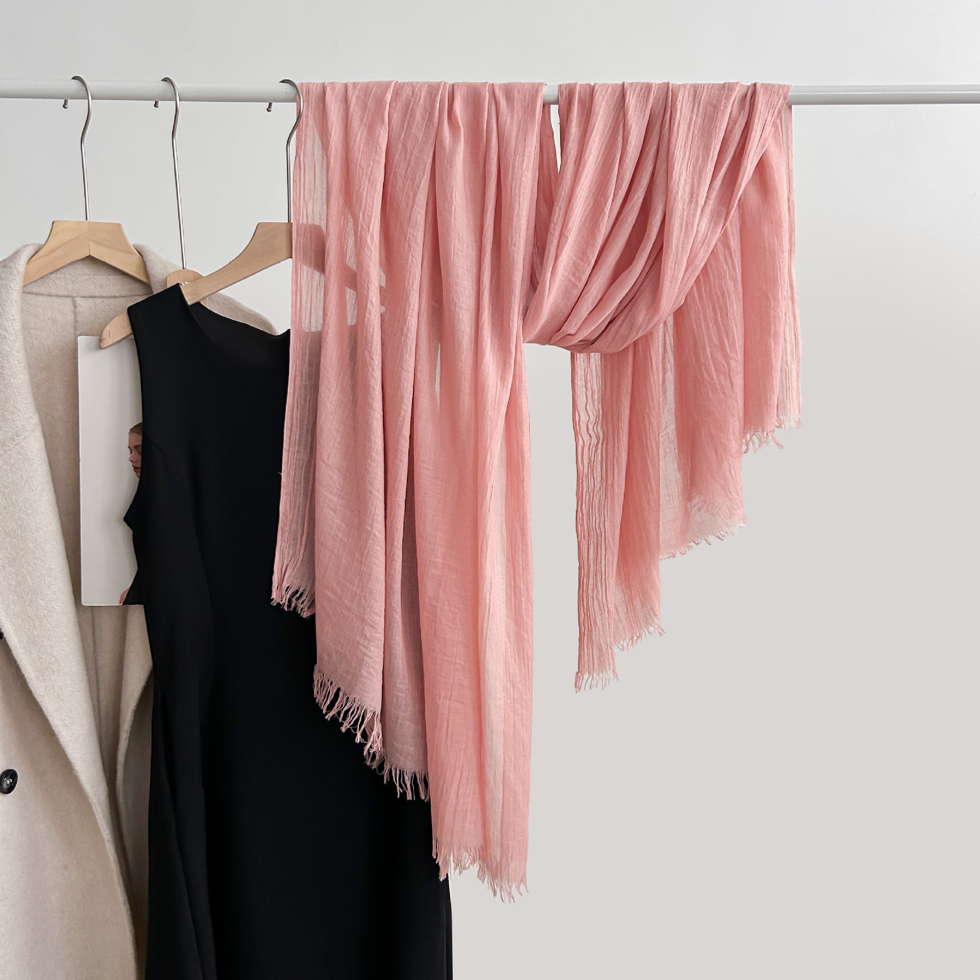 LW179348 new fashion high-end casual versatile shawl outerwear women&#039;s spring and summer thin air-conditioned room knitted shawl