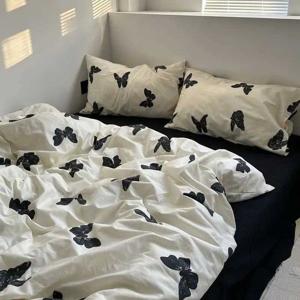 Ins Nordic Butterfly Bedding Set Flat Bed Sheet Down Duvet Cover Double Bed Full Size Linen Mens Bedding W240801