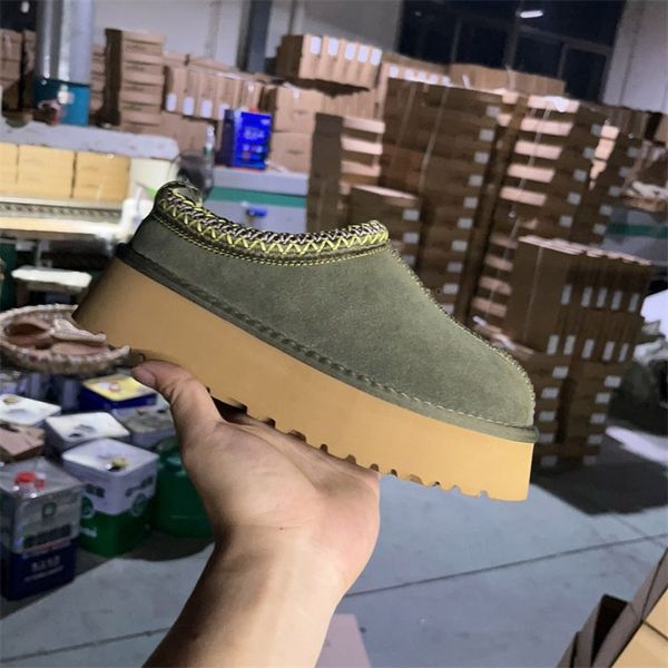 Fur and fur integrated snow boots for women 2024 winter new style thick soled toe cap half slippers with plush one foot lazy shoes trendy c1