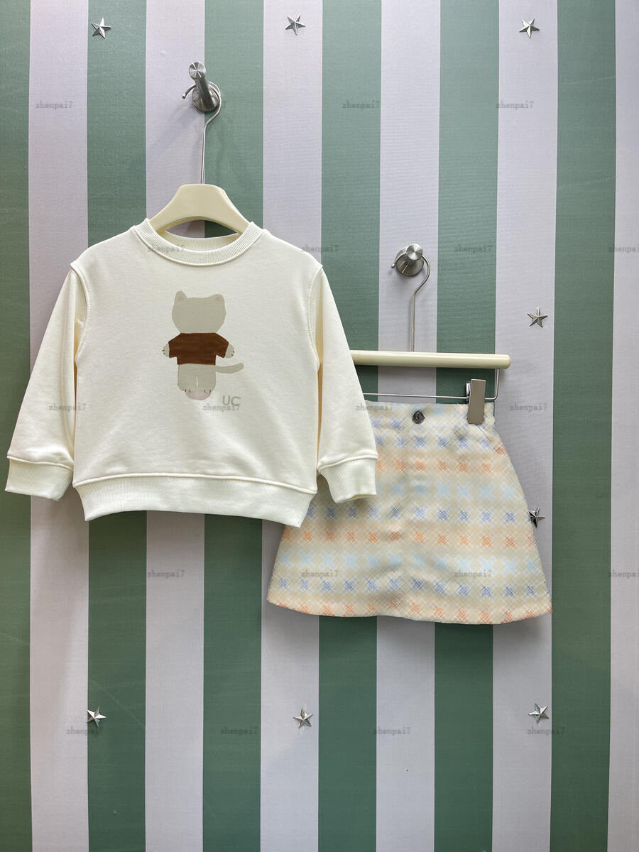 Top girls dress set Autumn Various styles child overskirt kids designer clothes Pullovers and Letter printing Short A088X03N032