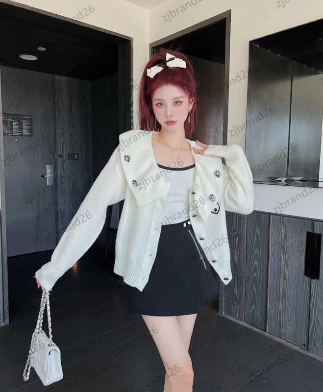 Designer Cardigan Women Sweater Large Lapel Printed Logo Knitted Tops Single Breasted Button Design Knitwear Fashion Luxury Womenks Clothing 1970