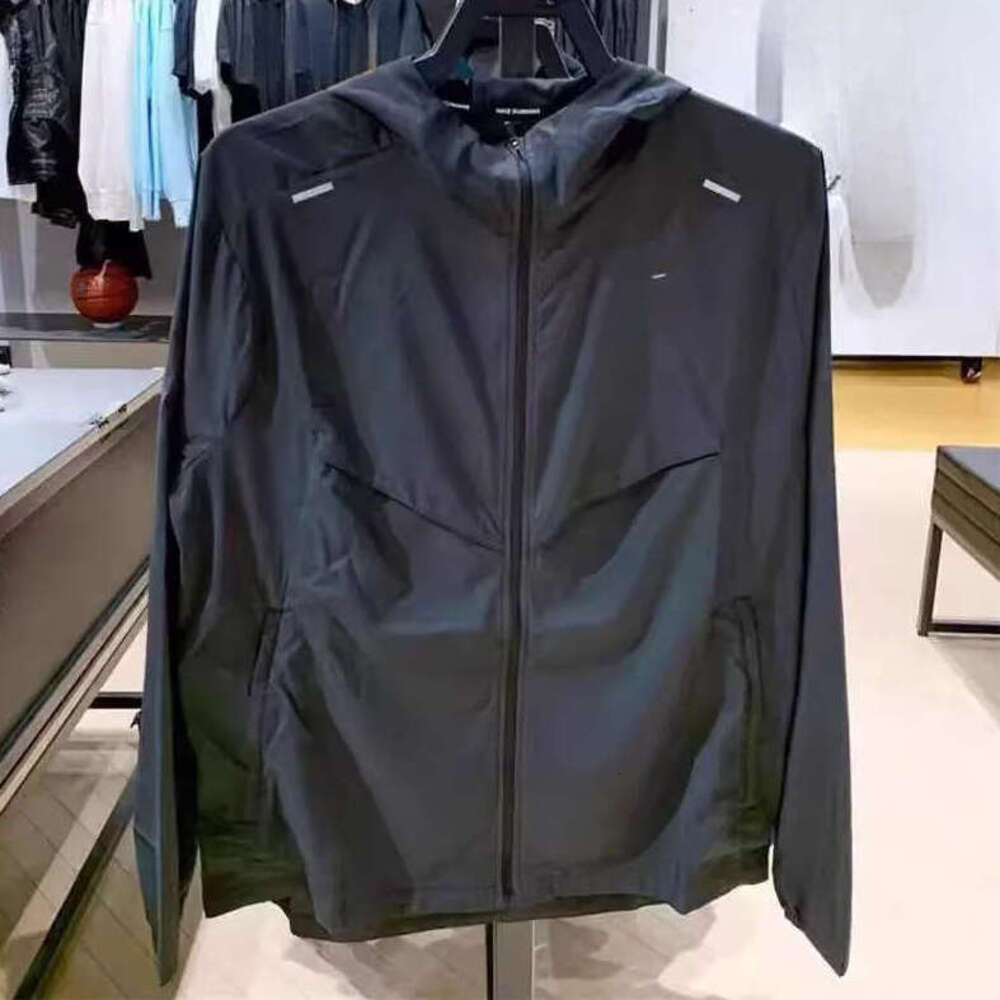 Niki Tech Niki Windbreaker Designer Jacket Doudoune Miller Tracksuit Y2k Shirts Tank Top T-shirt For Men Graphic Tee Under Armoure Tracksuit Spider