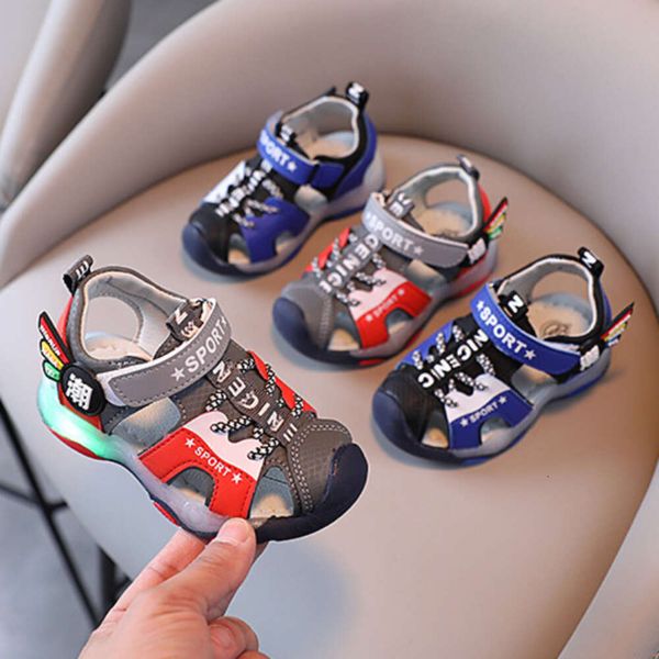 Children LED for Boy Summer Fashion Closed Toe Non-slip Toddler Sport Sandals Kids Outdoor Casual Light Up Beach Shoes L2405